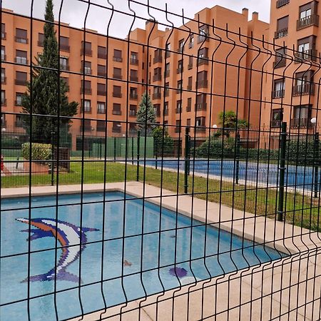 Samaniego, Piscina Y Garaje Junto Civitas Metropolitano Y Aeropuerto Madrid Exteriér fotografie