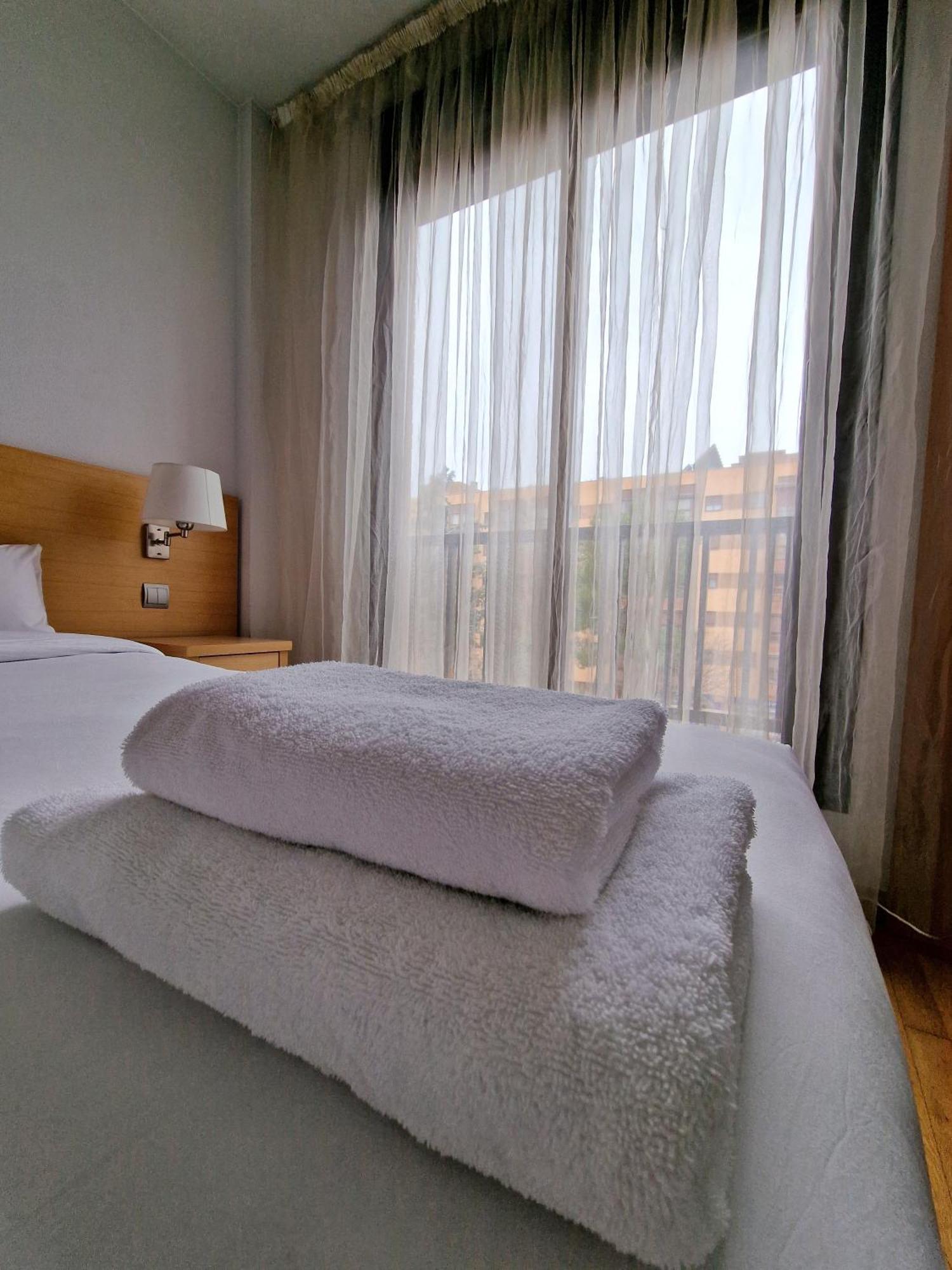 Samaniego, Piscina Y Garaje Junto Civitas Metropolitano Y Aeropuerto Madrid Exteriér fotografie